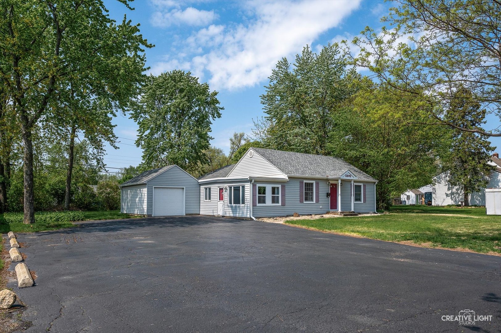 2305 Plainfield Rd Property Photo 4