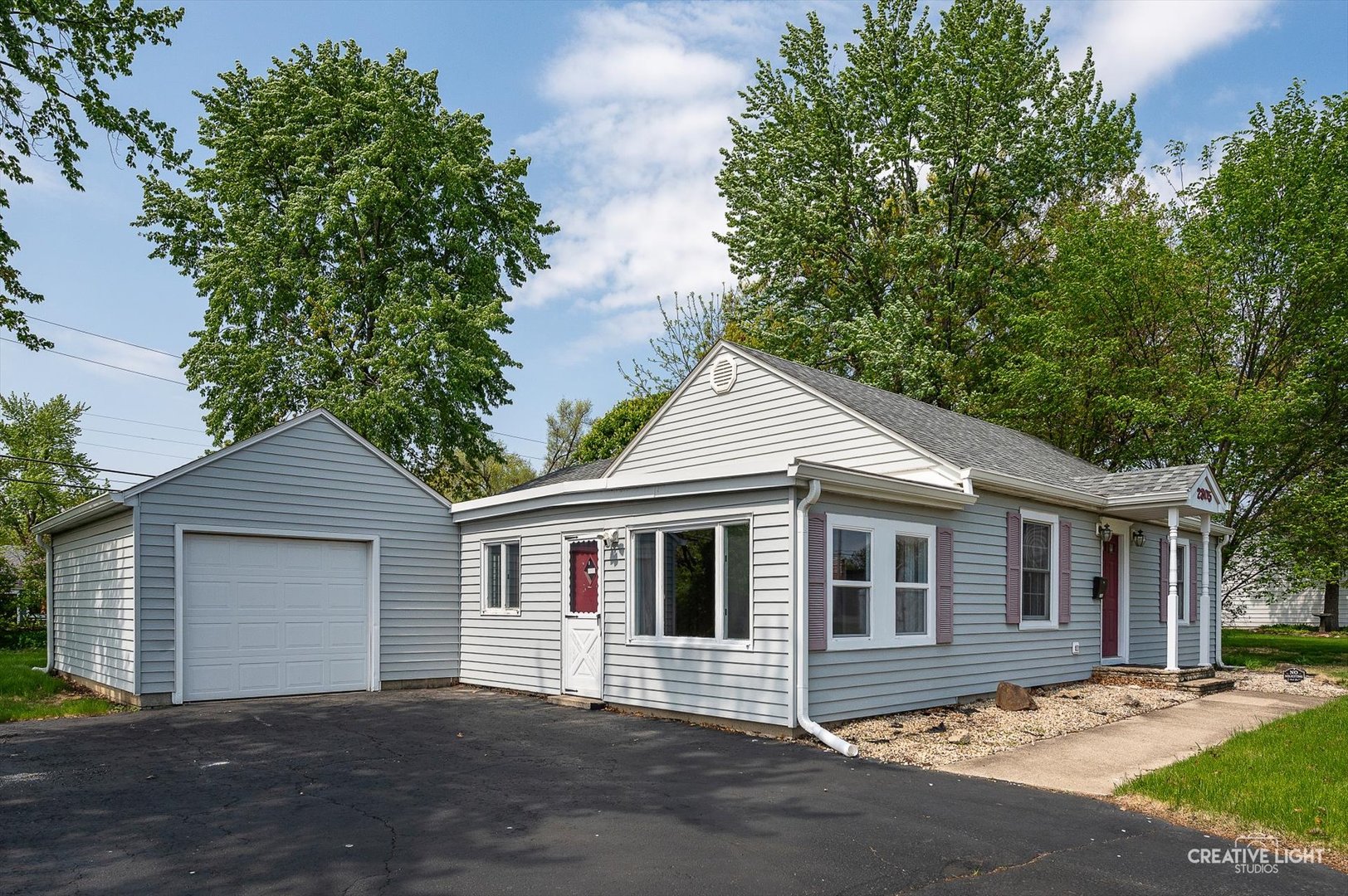 2305 Plainfield Rd Property Photo 5