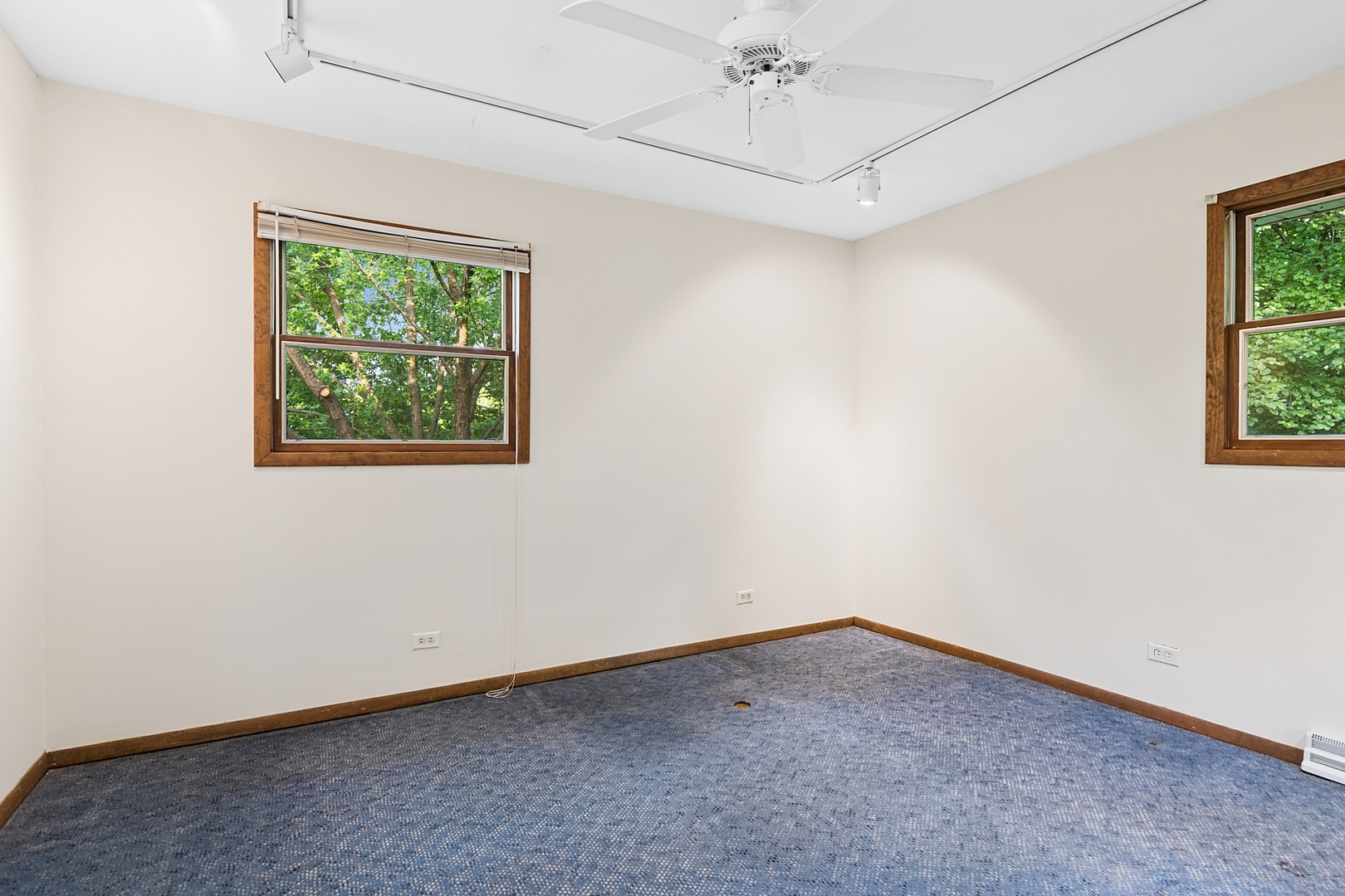12811 S 82nd Court Property Photo 32