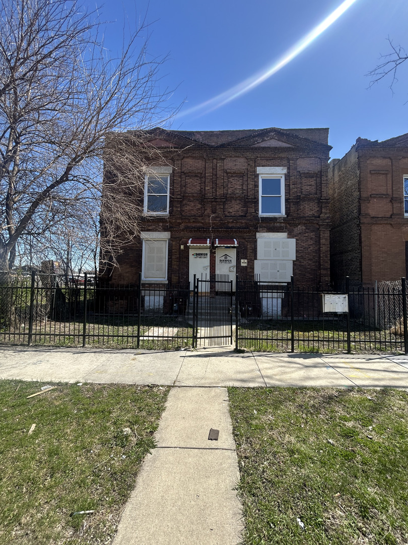 209 N La Crosse Avenue Property Photo 1