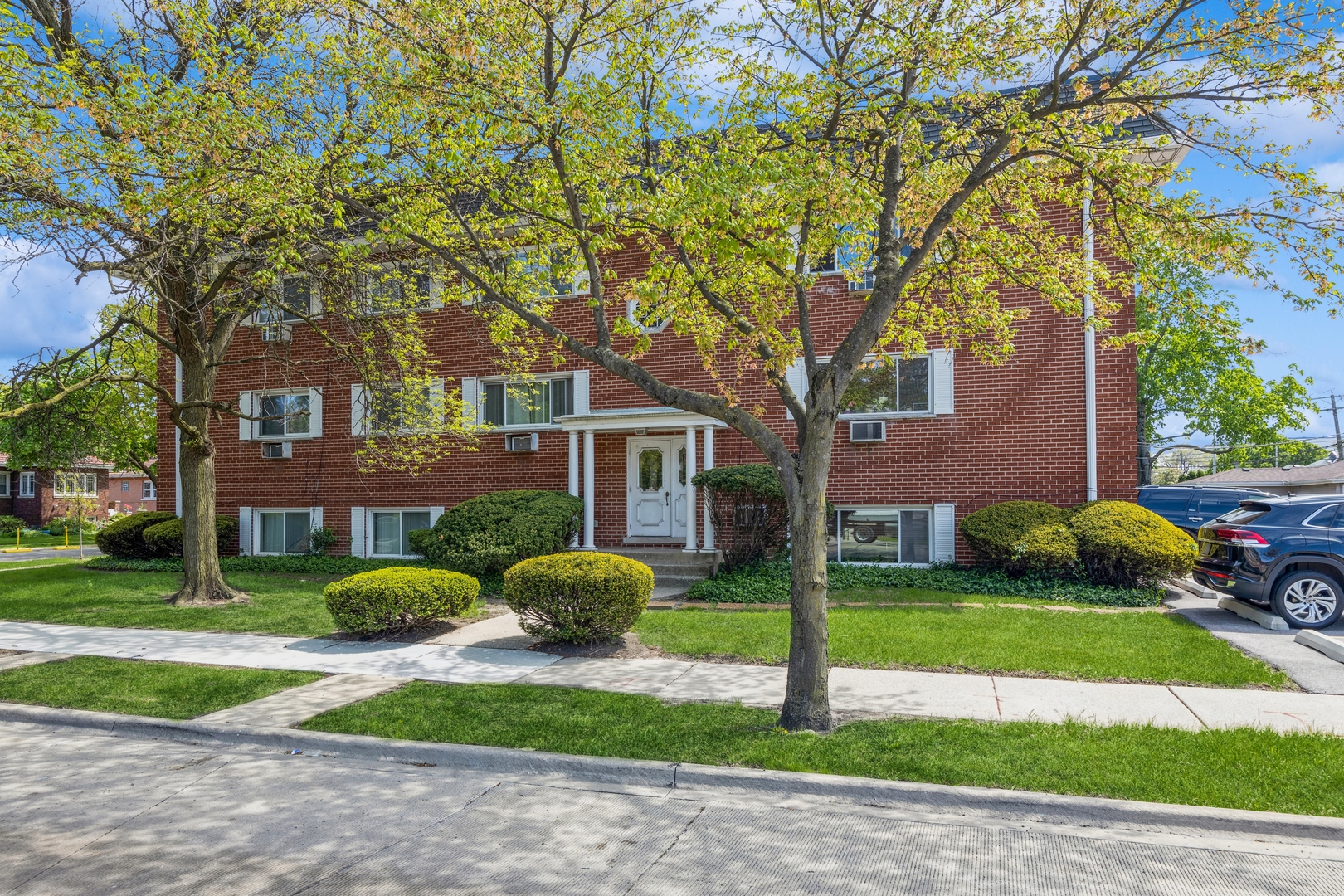 727 S Maple Avenue 301 Property Photo 1