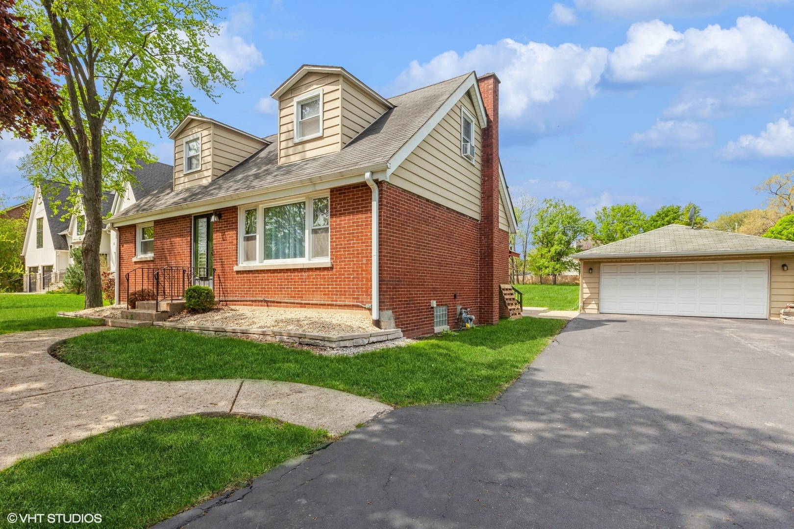 200 S Richmond Avenue Property Photo
