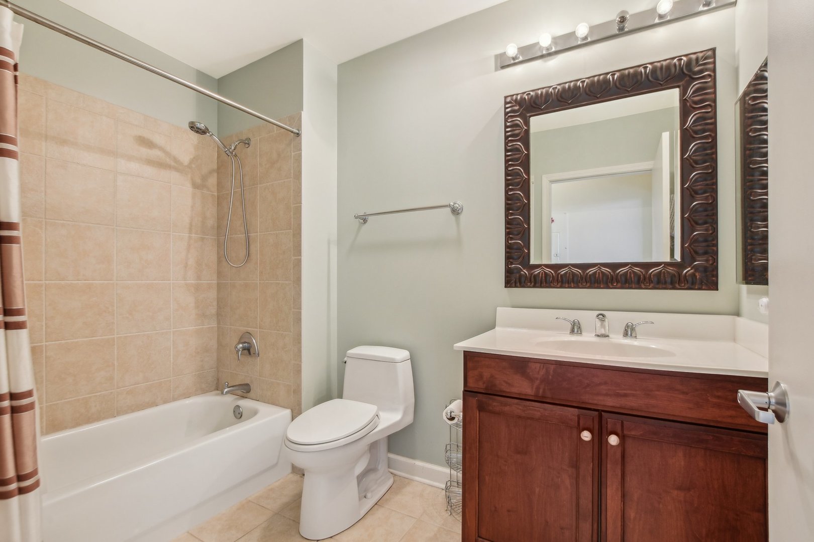 1235 S Prairie Avenue 2805 Property Photo 13
