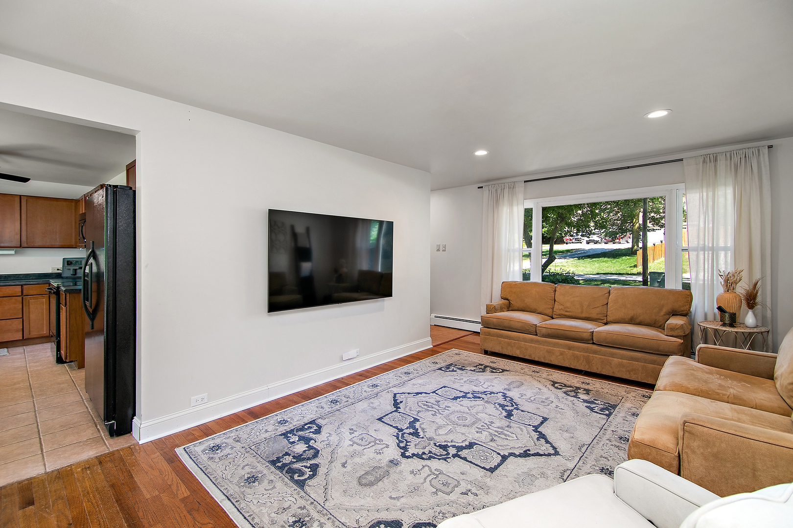 1322 N Riverside Drive Property Photo 17