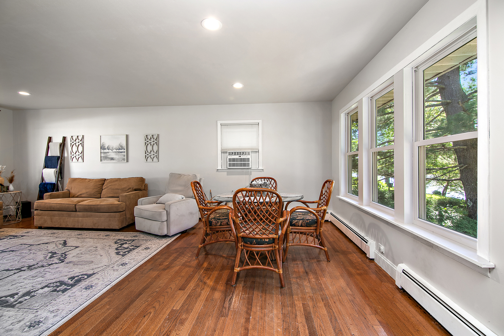 1322 N Riverside Drive Property Photo 19