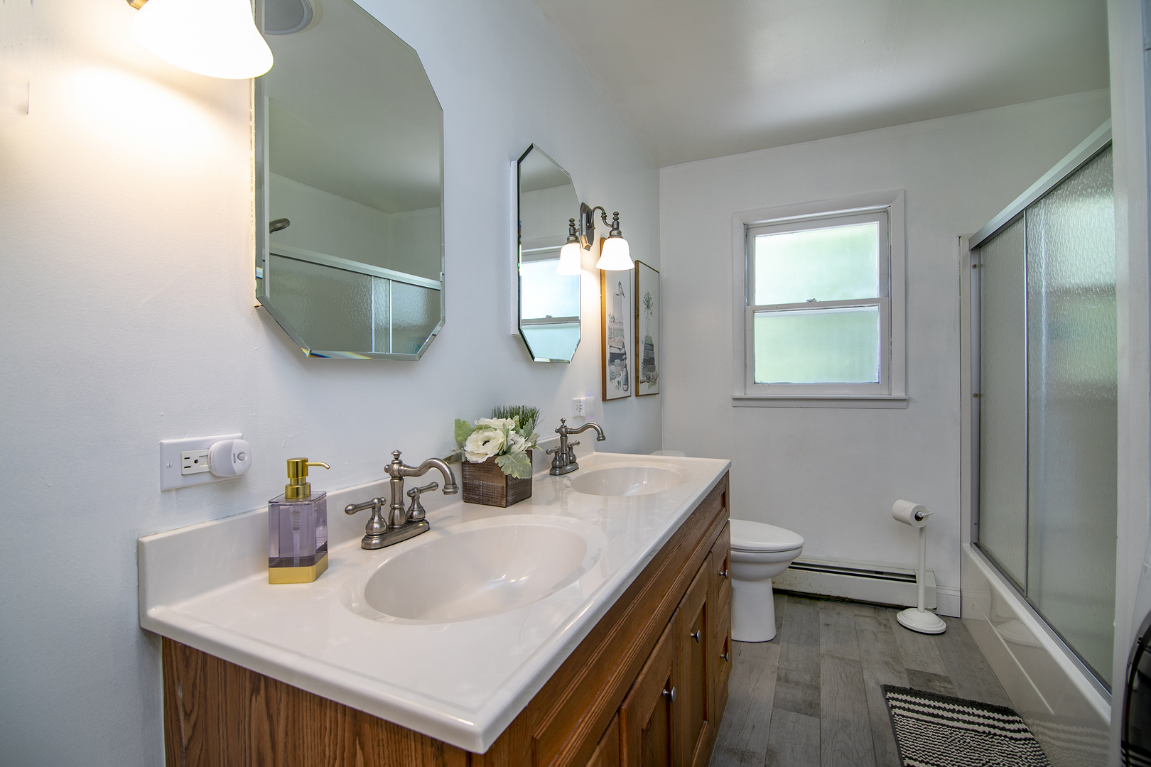 1322 N Riverside Drive Property Photo 26