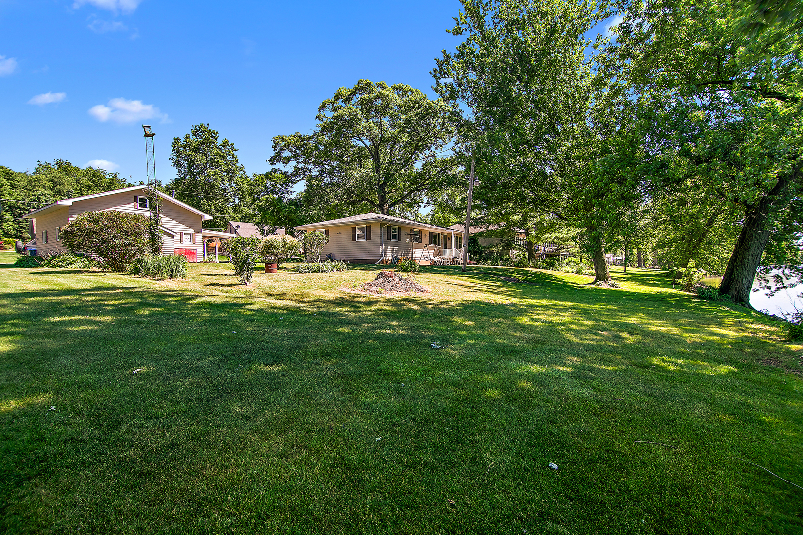 1322 N Riverside Drive Property Photo 30