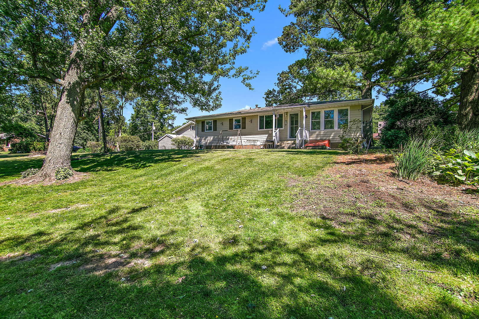 1322 N Riverside Drive Property Photo 31