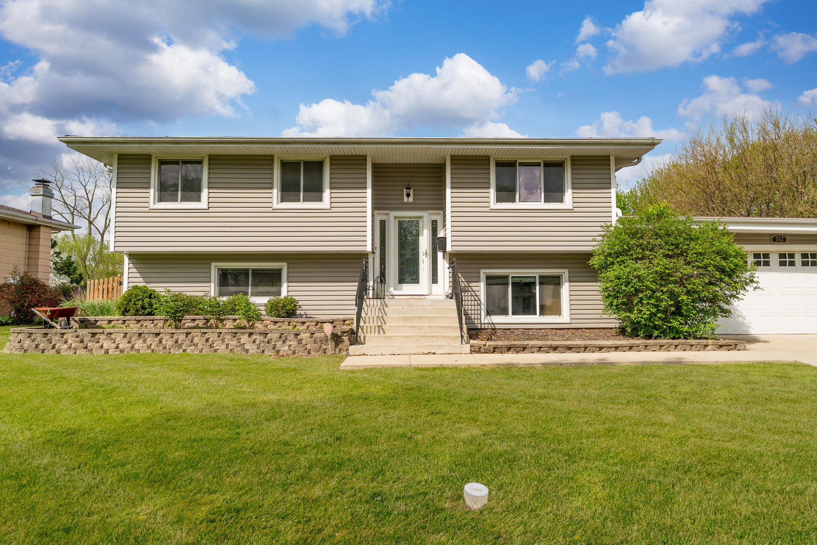 532 Cambridge Drive Property Photo 1
