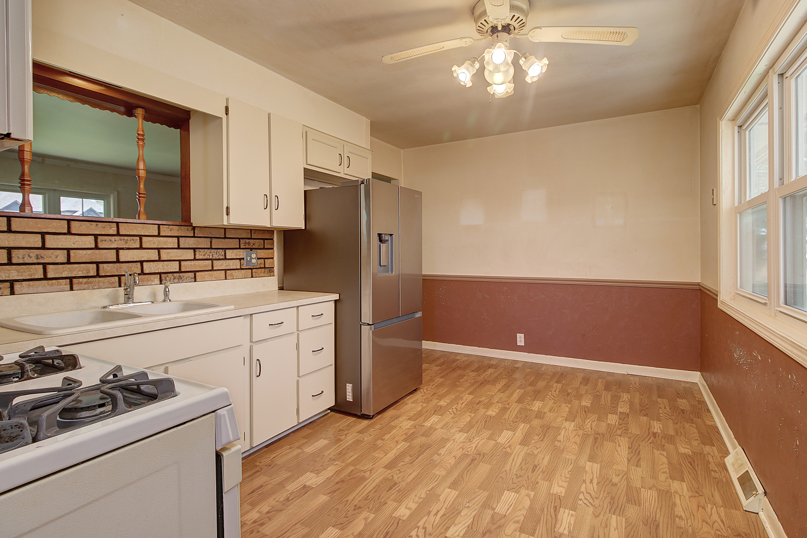 512 S Hebbard St Property Photo 6