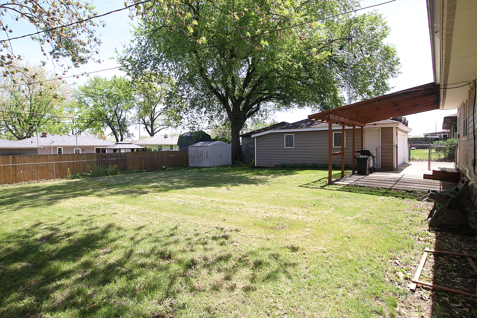 512 S Hebbard St Property Photo 22