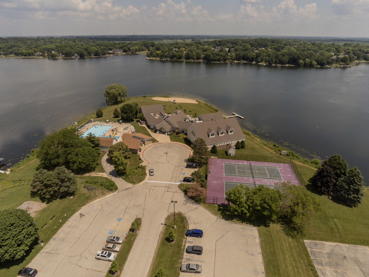 915 Candlewick Drive Property Photo 13
