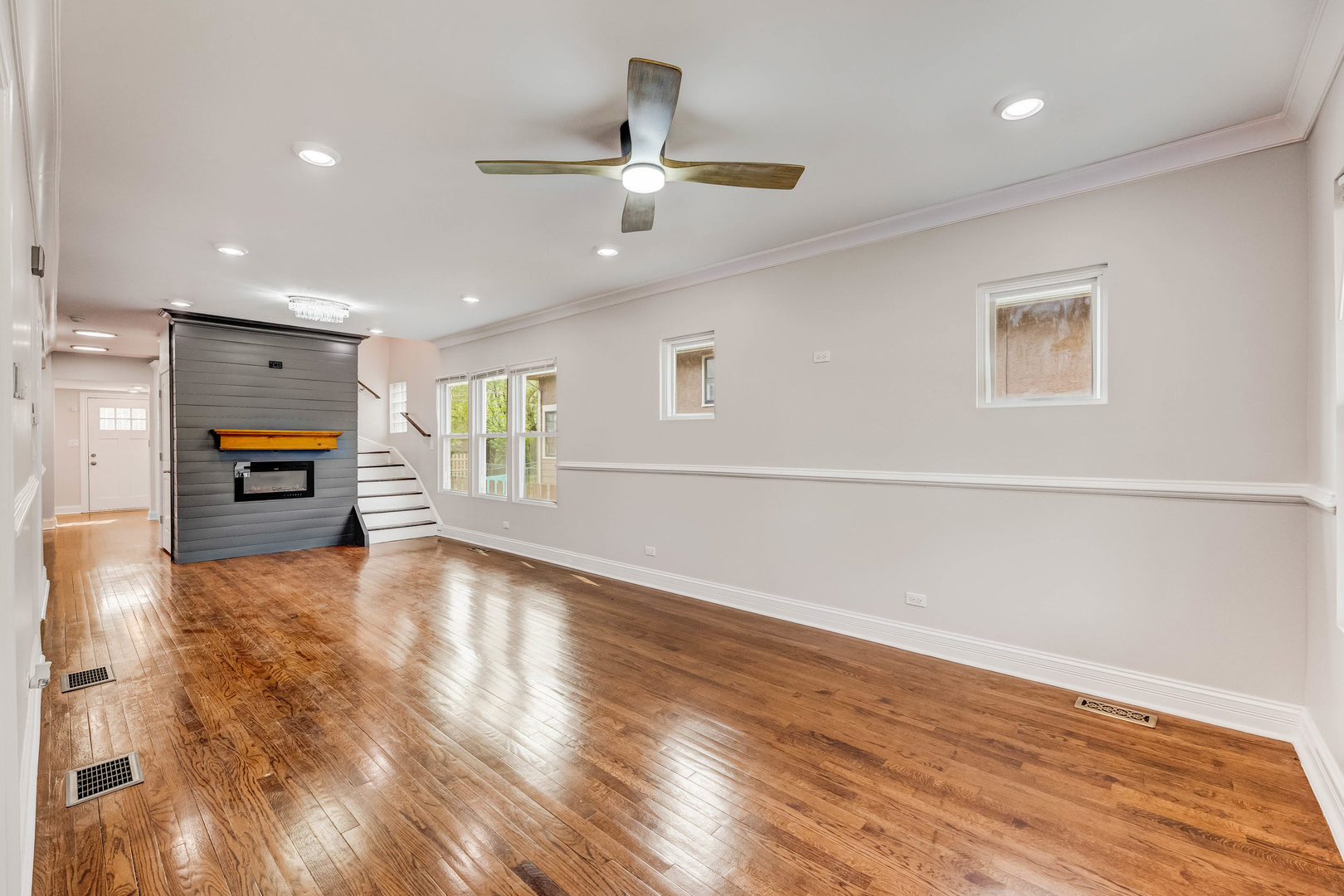 11311 S Stewart Avenue Property Photo 3