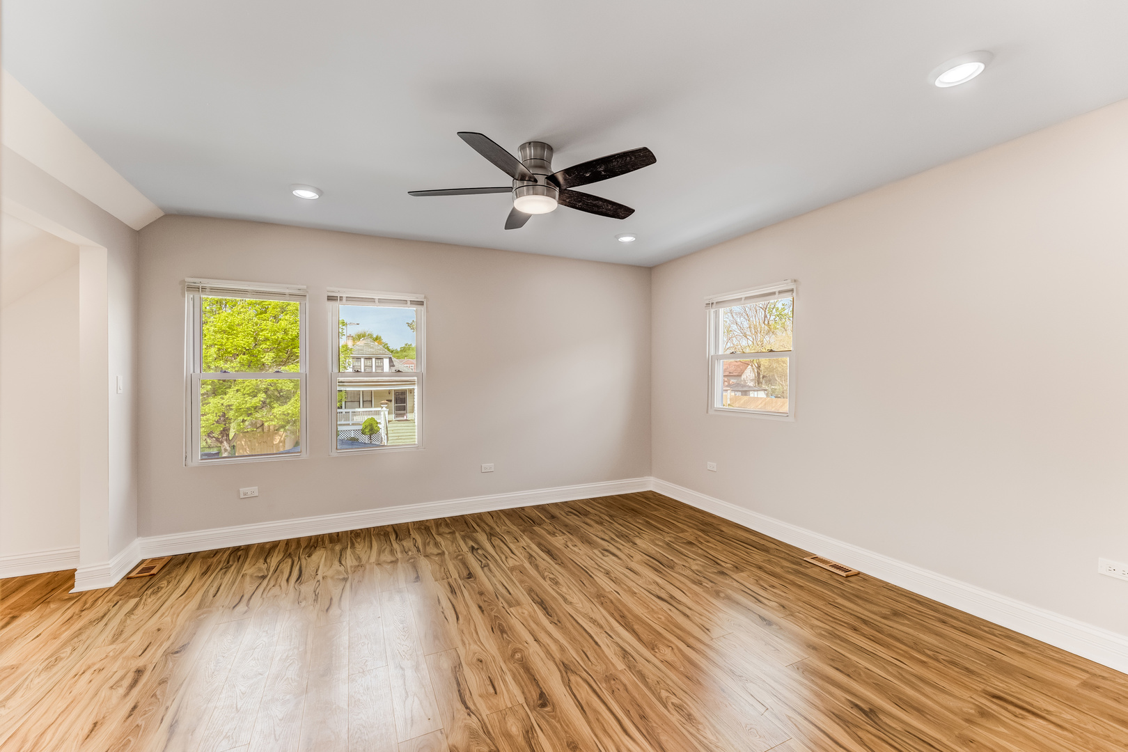 11311 S Stewart Avenue Property Photo 14
