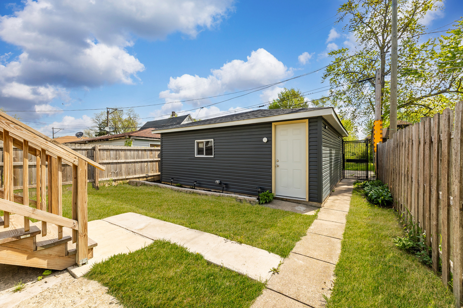11311 S Stewart Avenue Property Photo 31