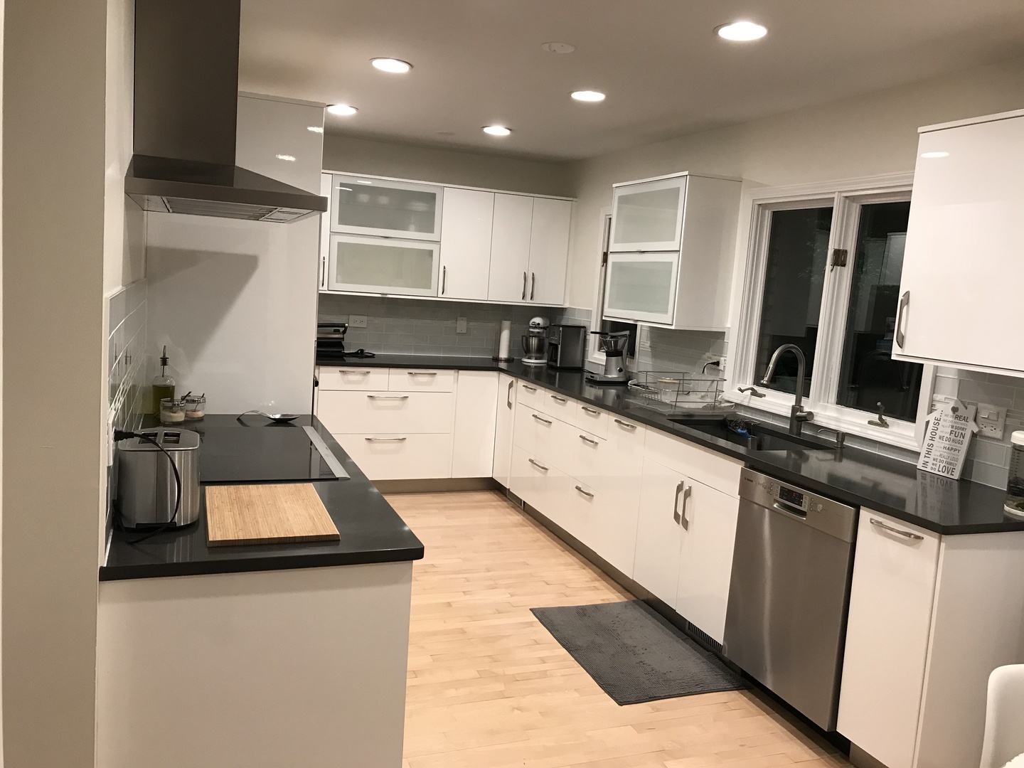 1872 Mission Hills Lane Property Photo 2