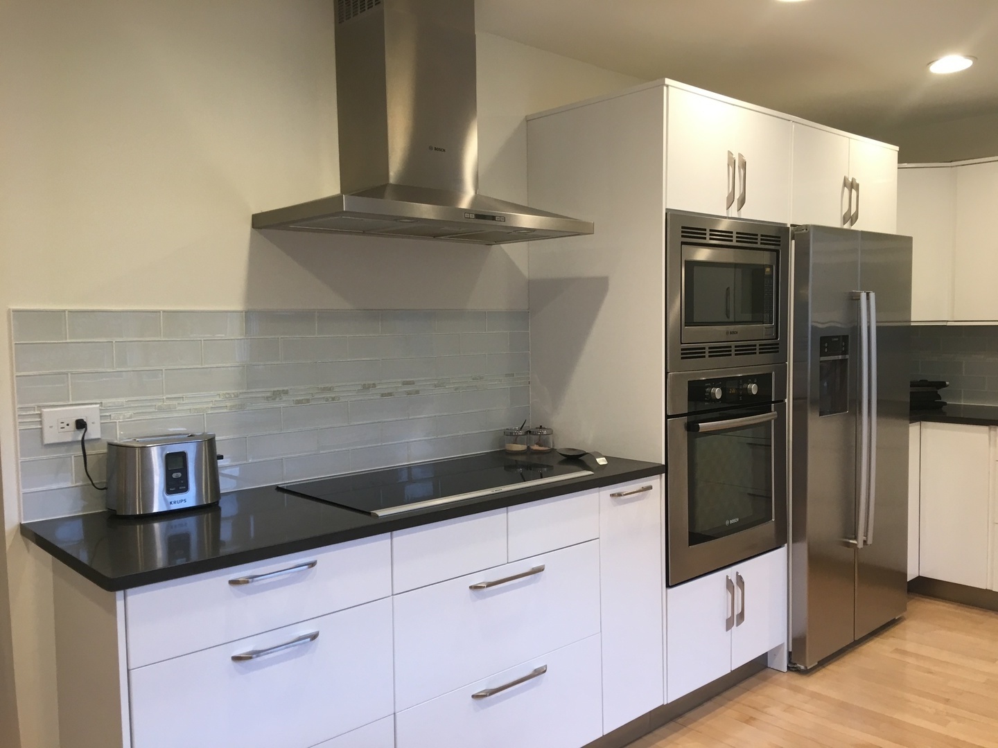 1872 Mission Hills Lane Property Photo 3