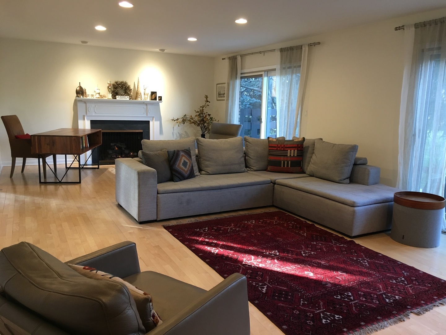 1872 Mission Hills Lane Property Photo 4