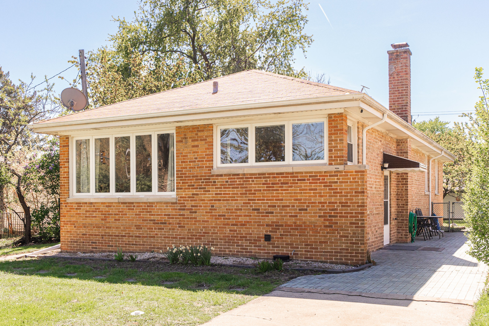 7612 Niles Center Road Property Photo