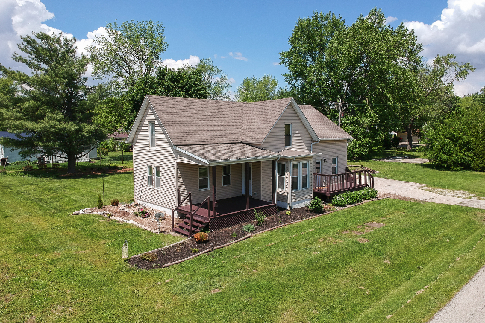800 N Walnut Street Property Photo