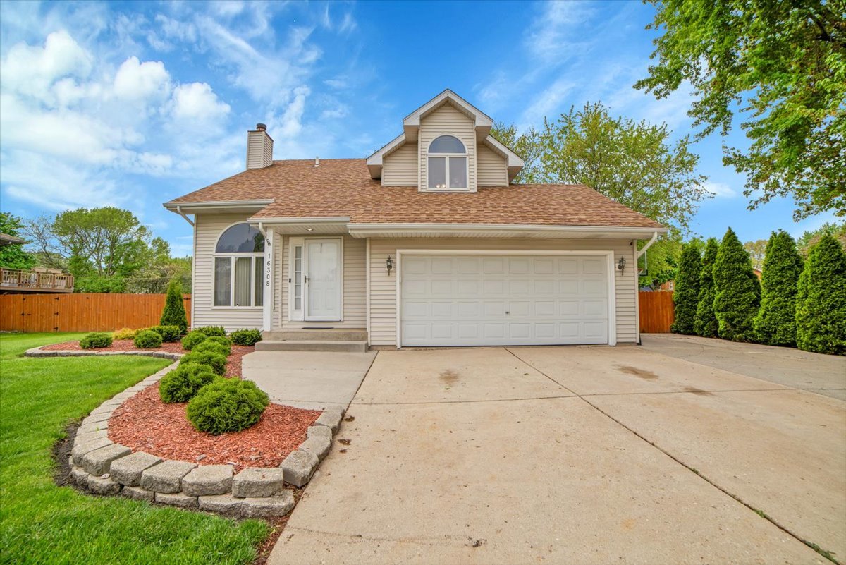 16308 S Peerless Court Property Photo