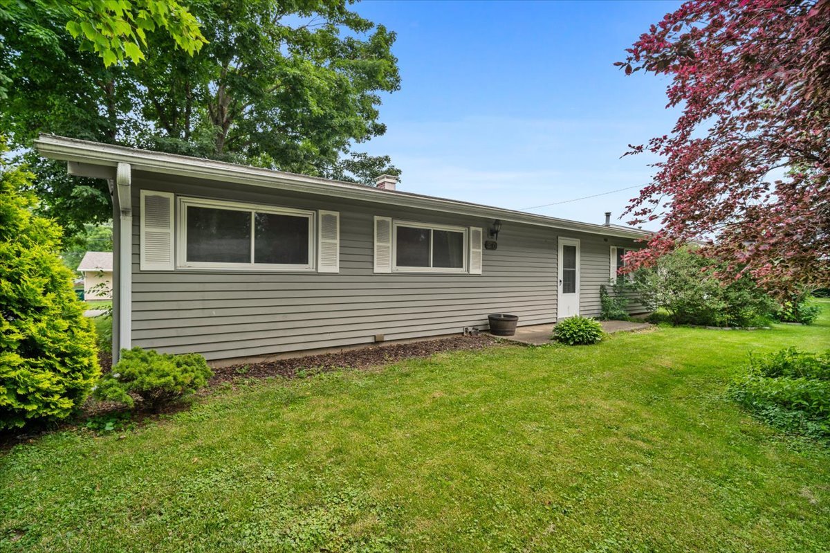20 Fairlawn Property Photo 1