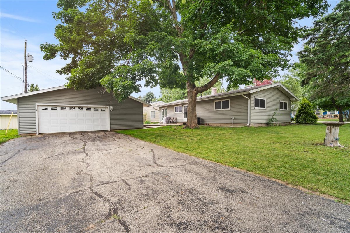 20 Fairlawn Property Photo 2