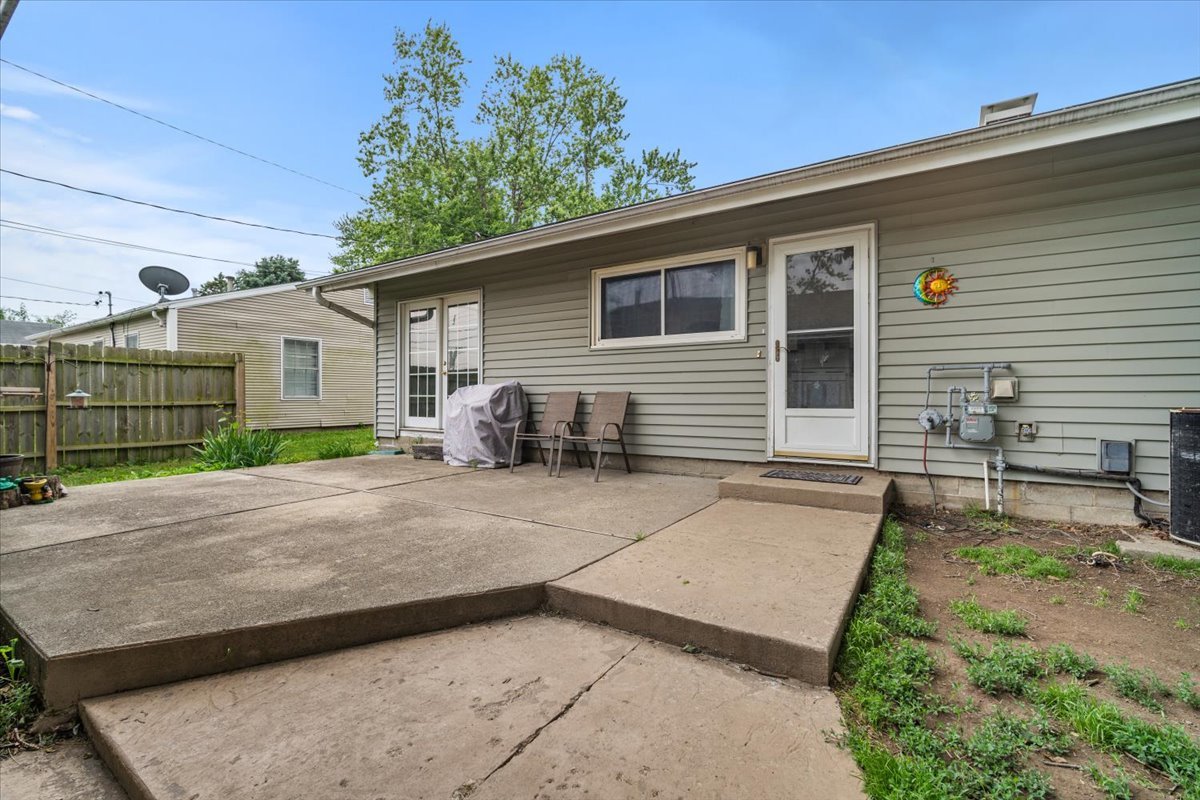20 Fairlawn Property Photo 4