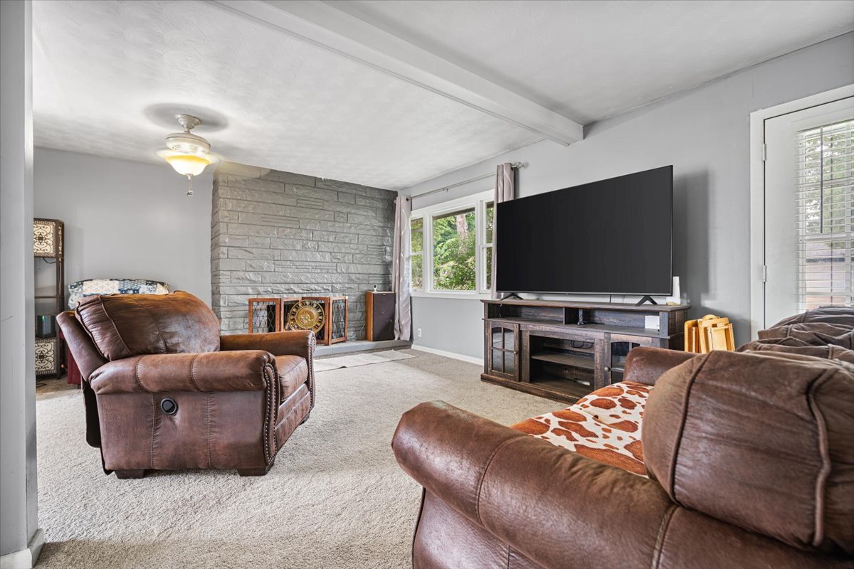 20 Fairlawn Property Photo 7