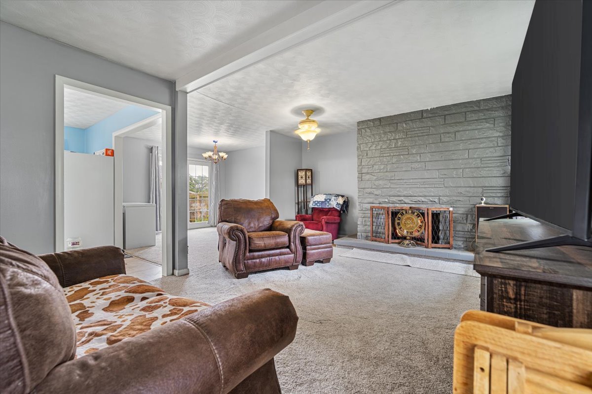 20 Fairlawn Property Photo 8