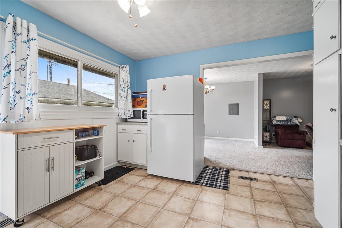 20 Fairlawn Property Photo 10