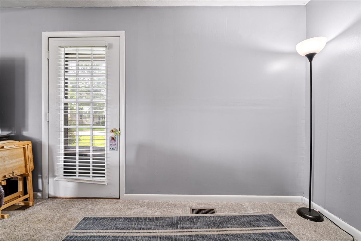 20 Fairlawn Property Photo 12