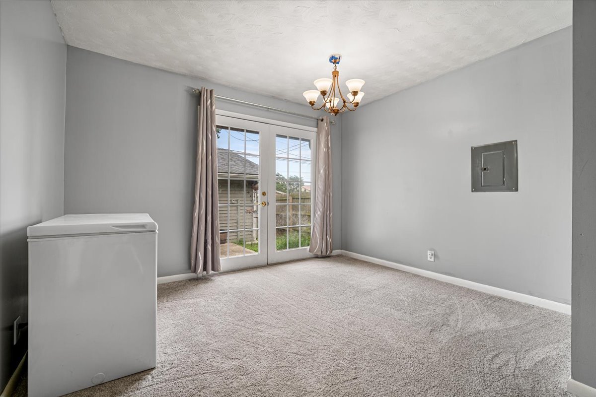 20 Fairlawn Property Photo 13