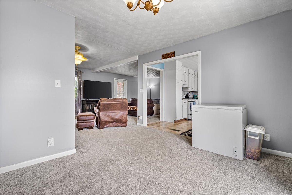 20 Fairlawn Property Photo 14