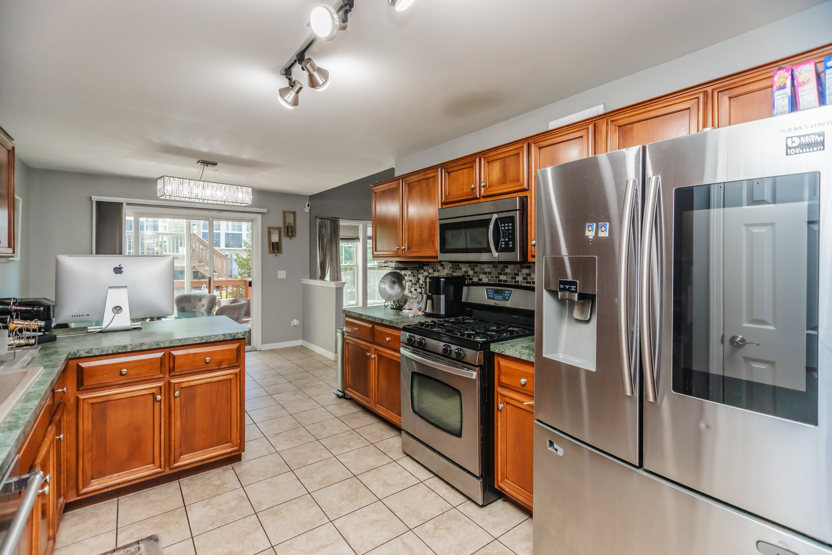 16146 Hillcrest Circle Property Photo 6