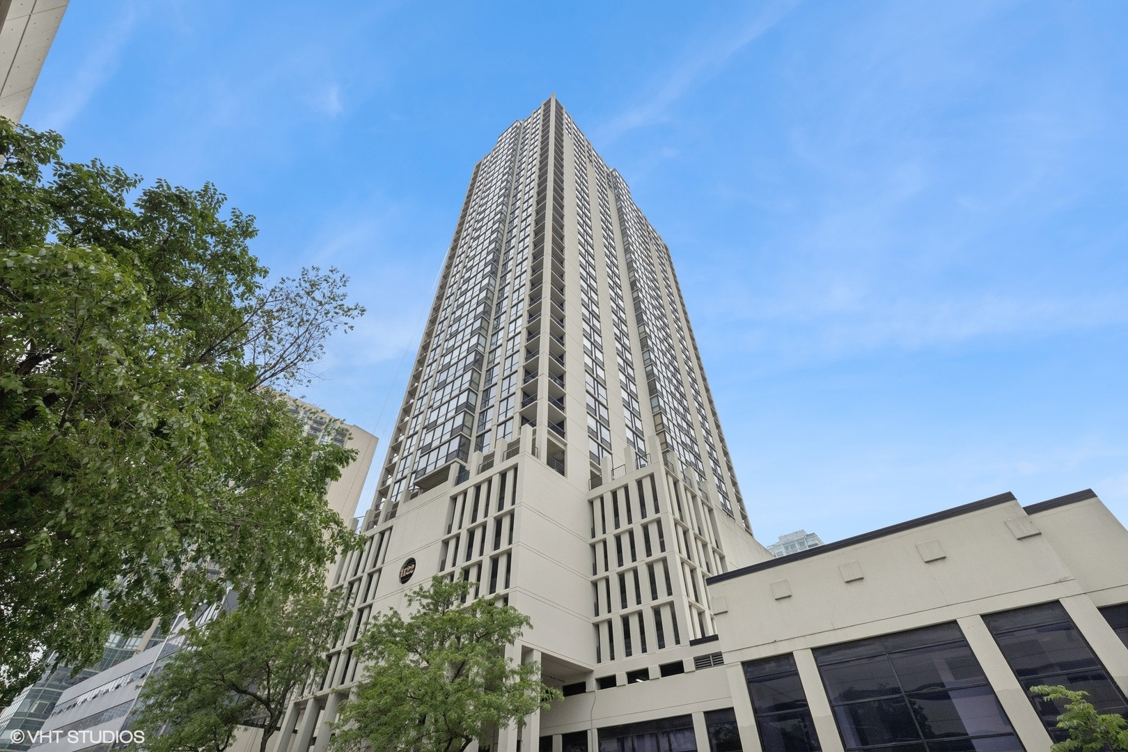 1122 N CLARK Street 3301-10