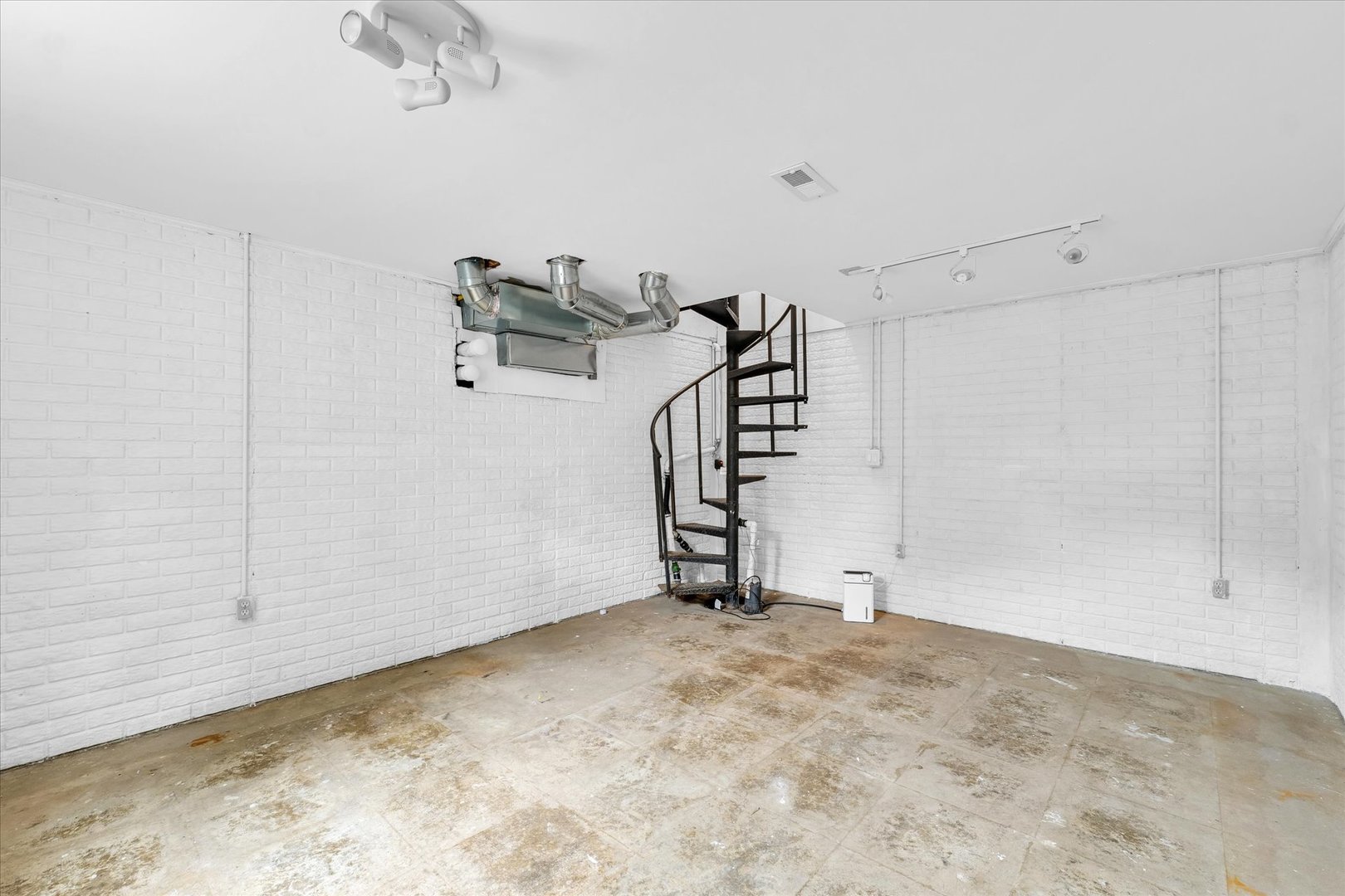 3408 E University Avenue Property Photo 33