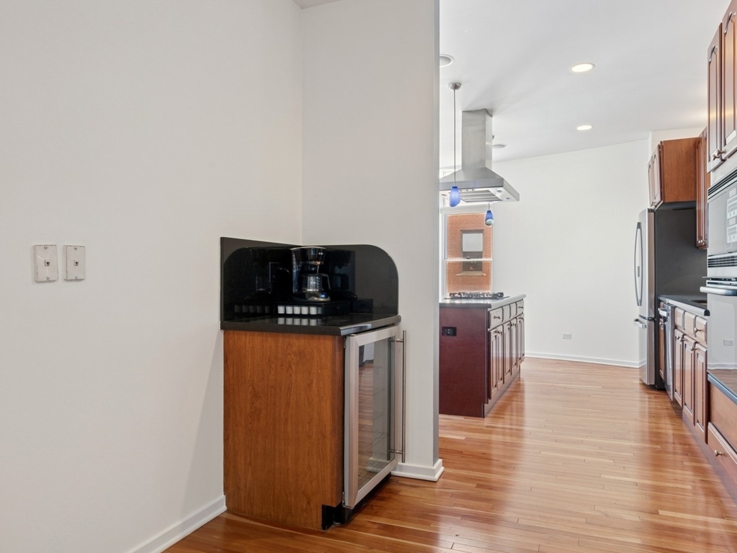 501 N Kingsbury Street G Property Photo 11