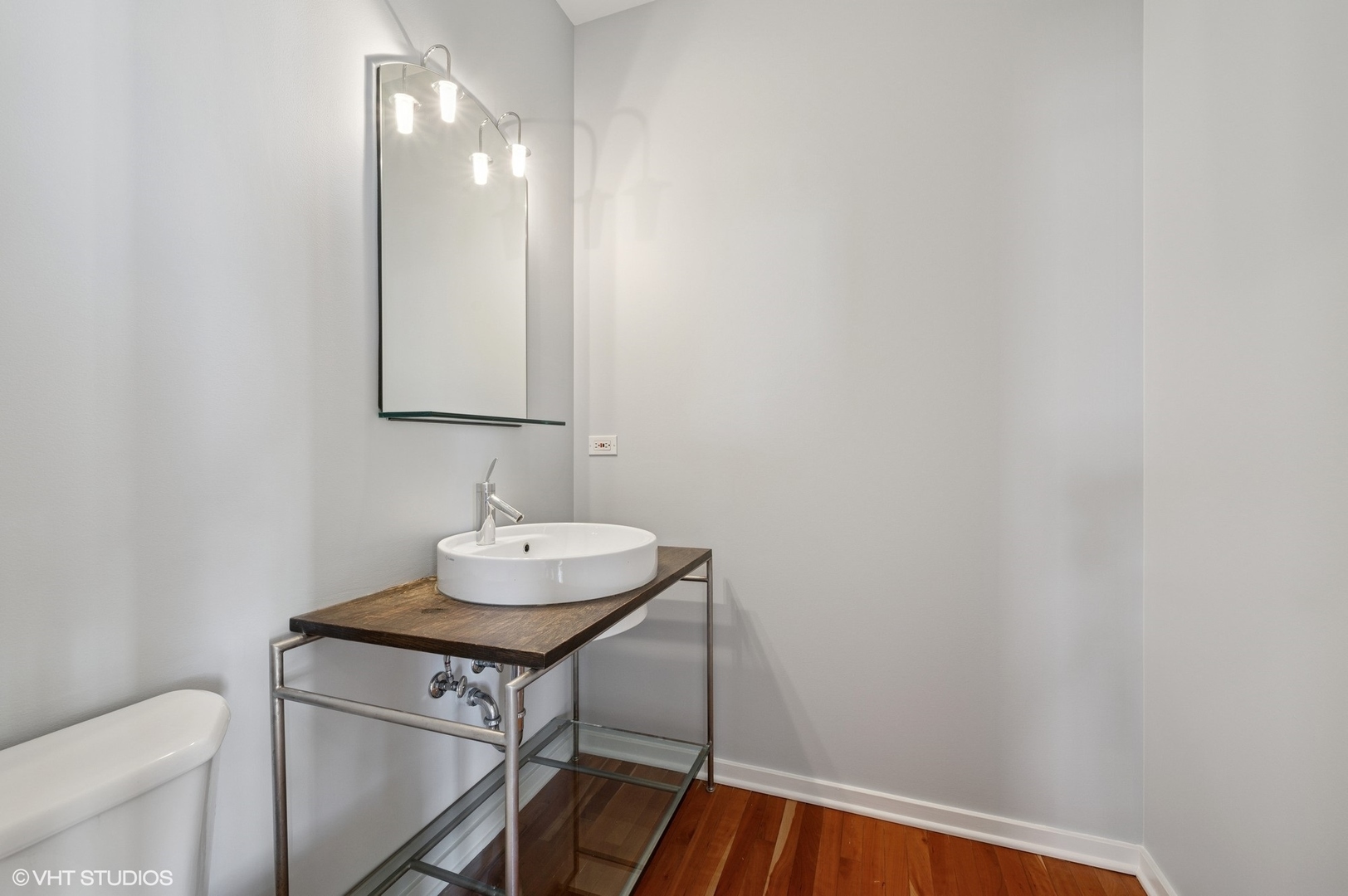501 N Kingsbury Street G Property Photo 22