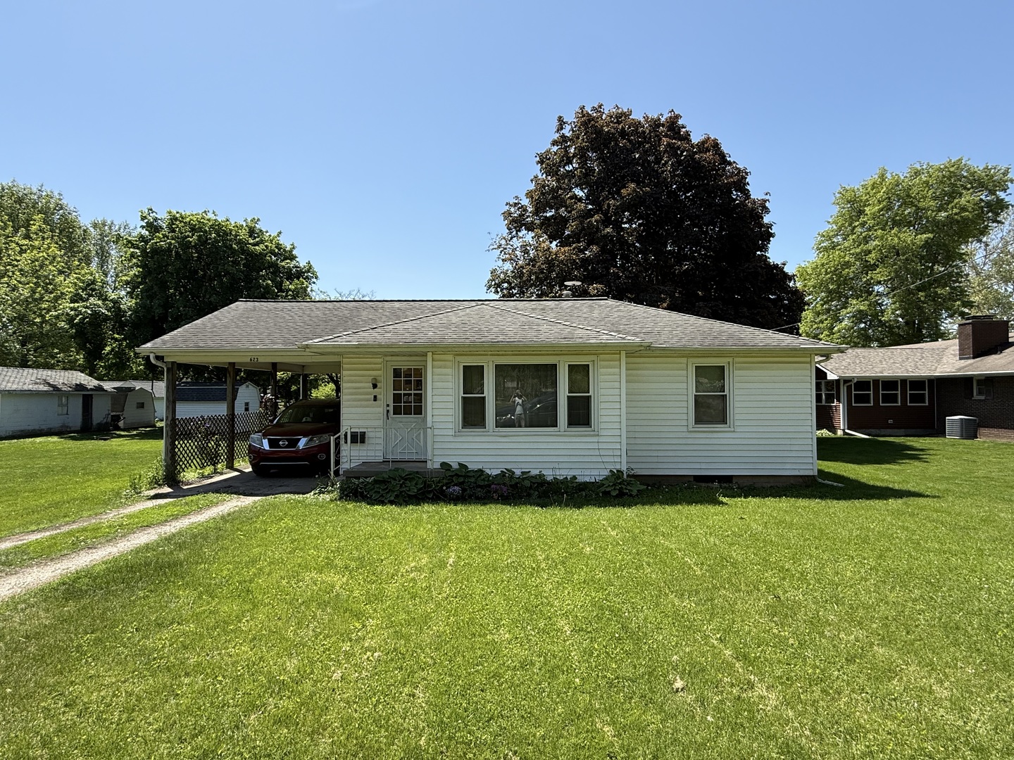 623 W Walnut Street
