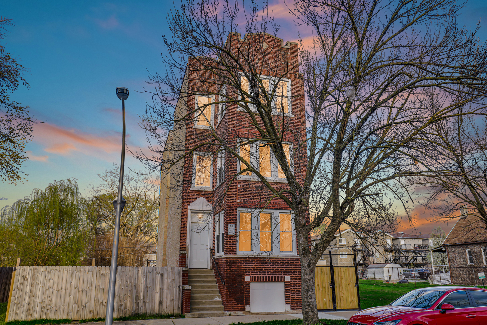 1315 S Kolin Avenue Property Photo 1
