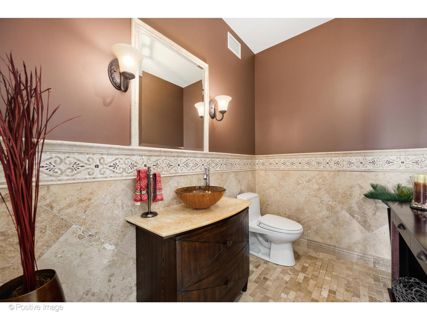 21 E Huron St Property Photo 14