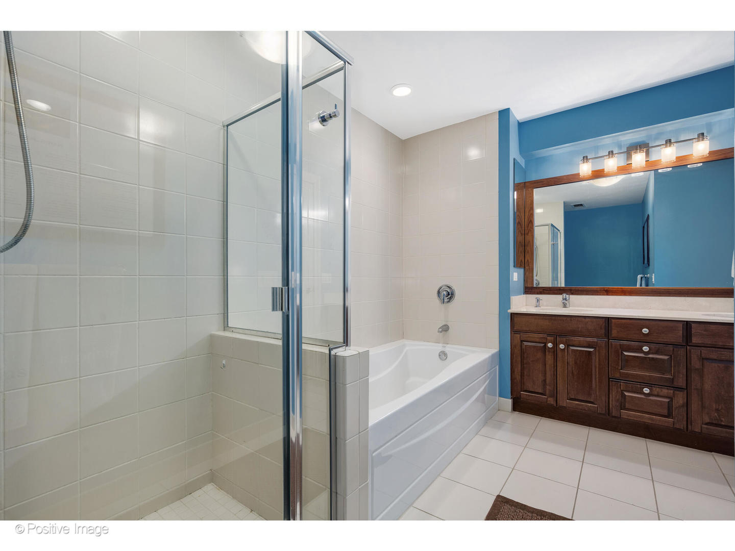 21 E Huron St Property Photo 22