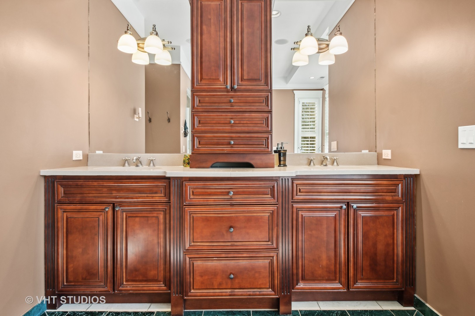 4752 N Beacon Street Property Photo 49