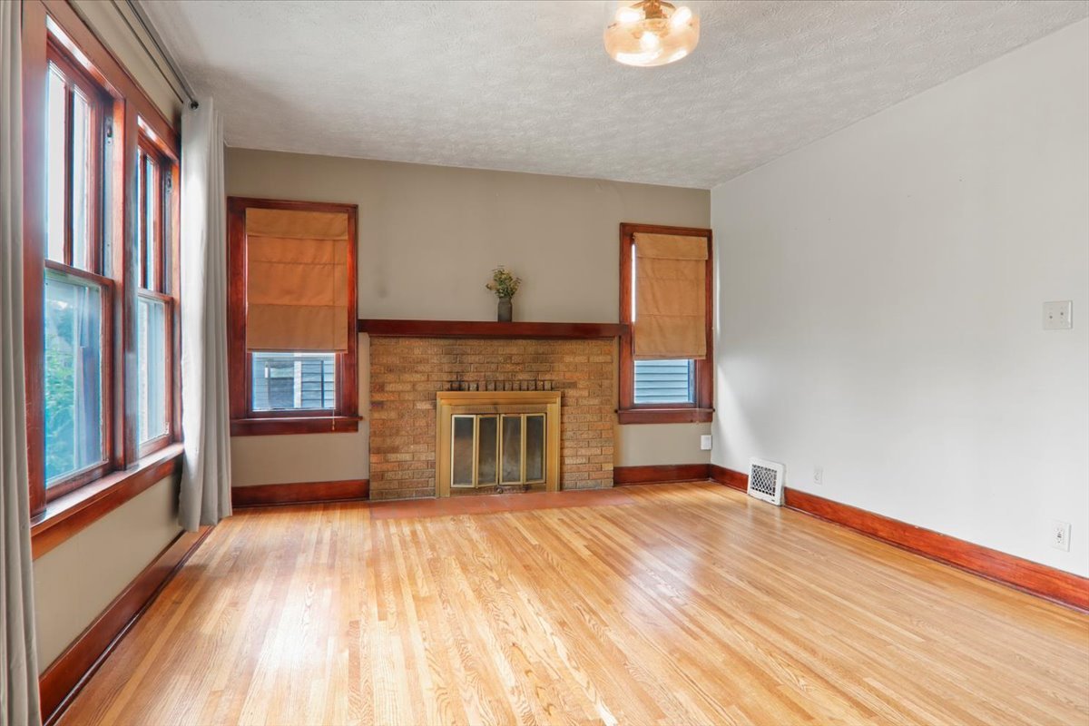 1014 E Washington Street Property Photo 4