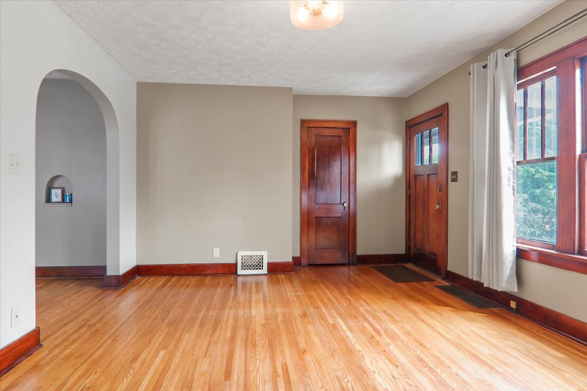 1014 E Washington Street Property Photo 5