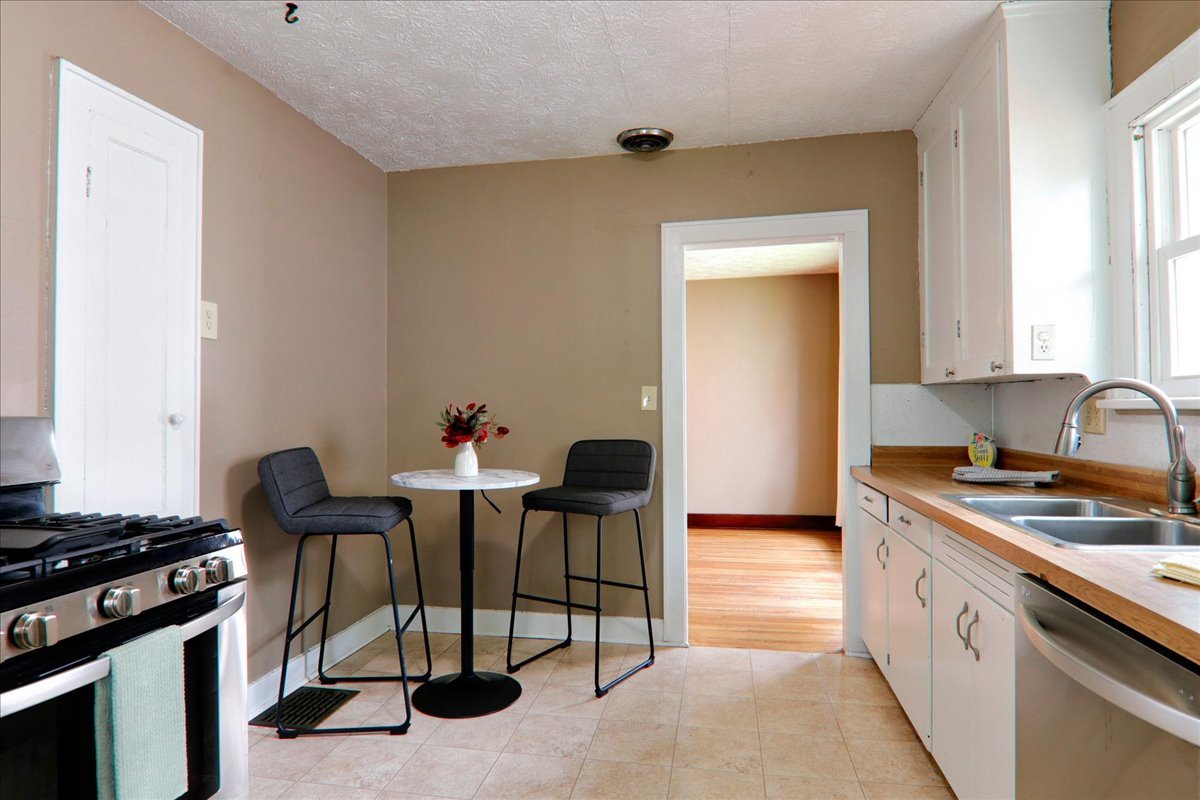 1014 E Washington Street Property Photo 9