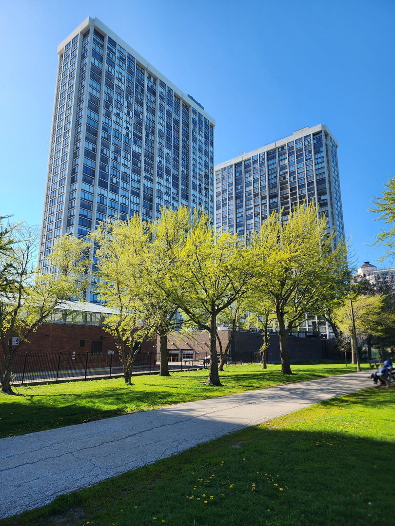 5445 N Sheridan Road 3411