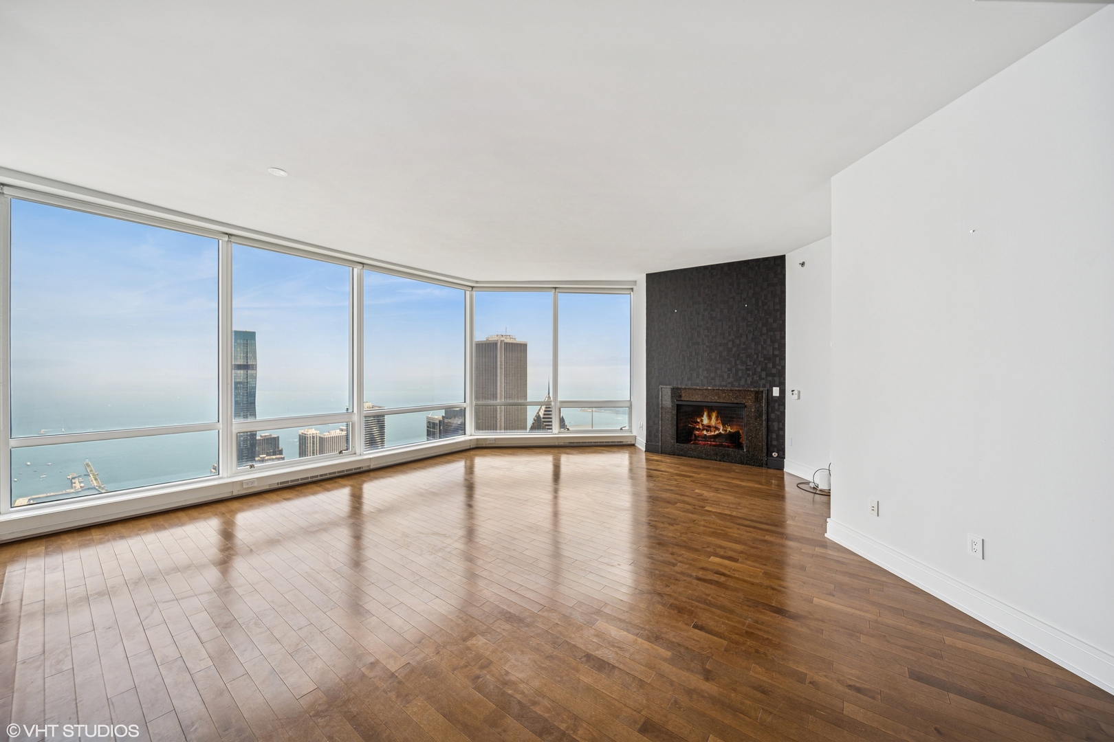 401 N Wabash Ave Property Photo 3