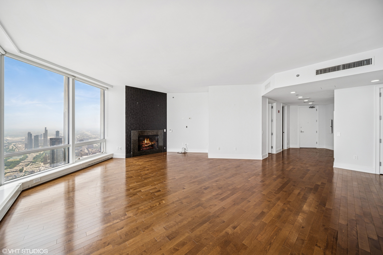 401 N Wabash Ave Property Photo 4